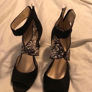 Heels with the black and white print